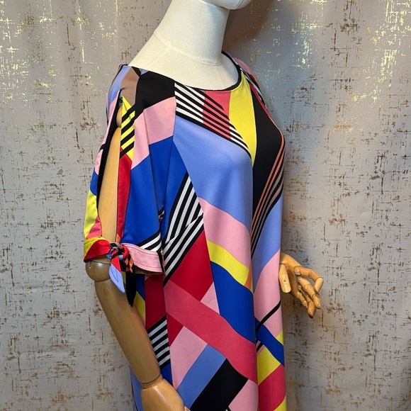 Colorful Geometric Print Dress - Picture 2 of 7